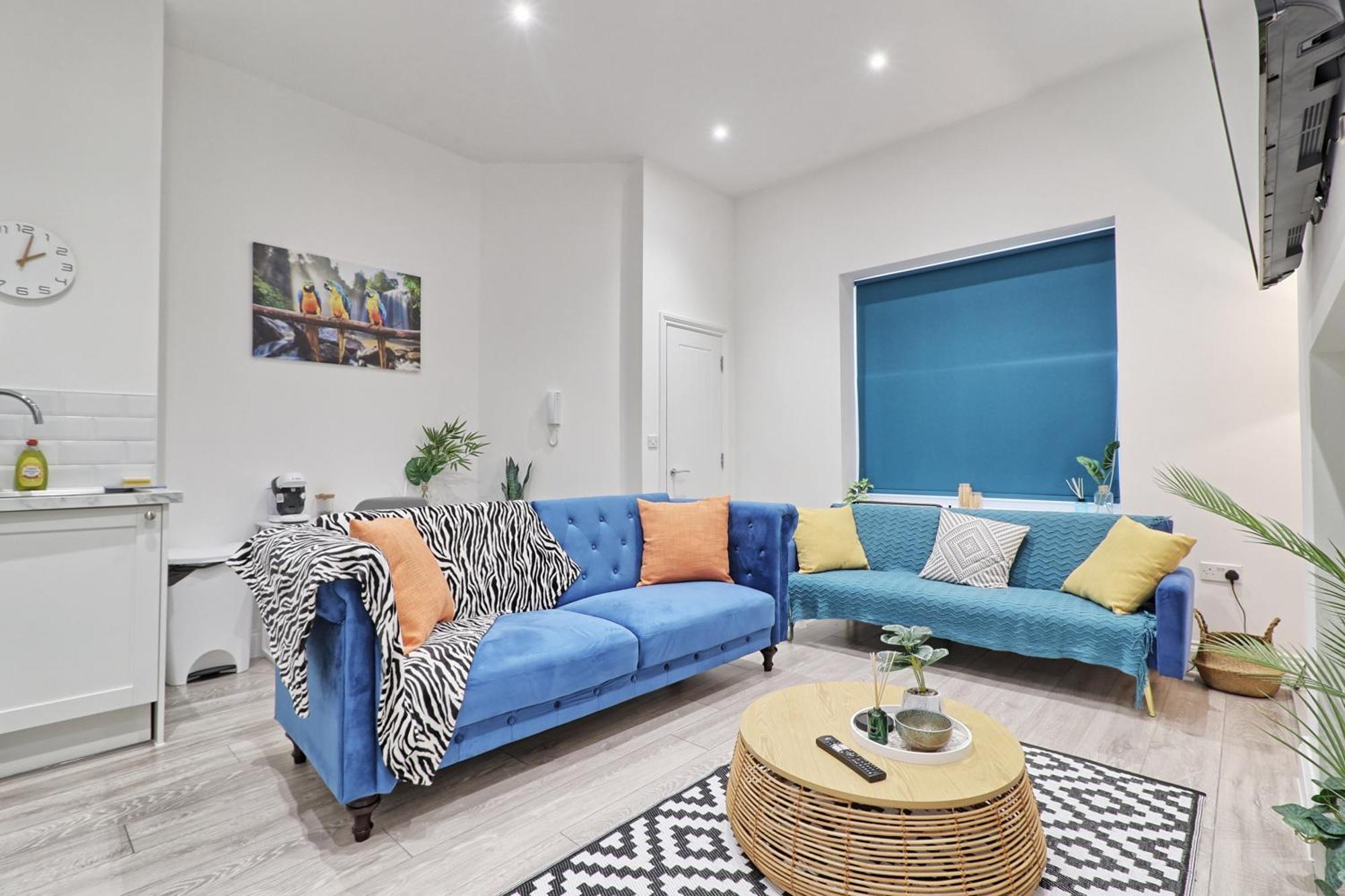 Ground Floor Next To Town Centre Apartment