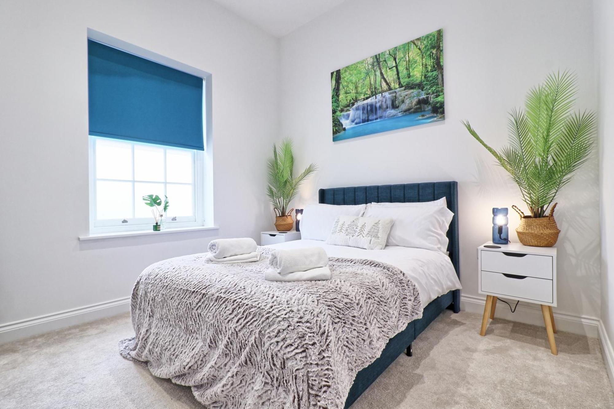 Ground Floor Next To Town Centre Apartment *