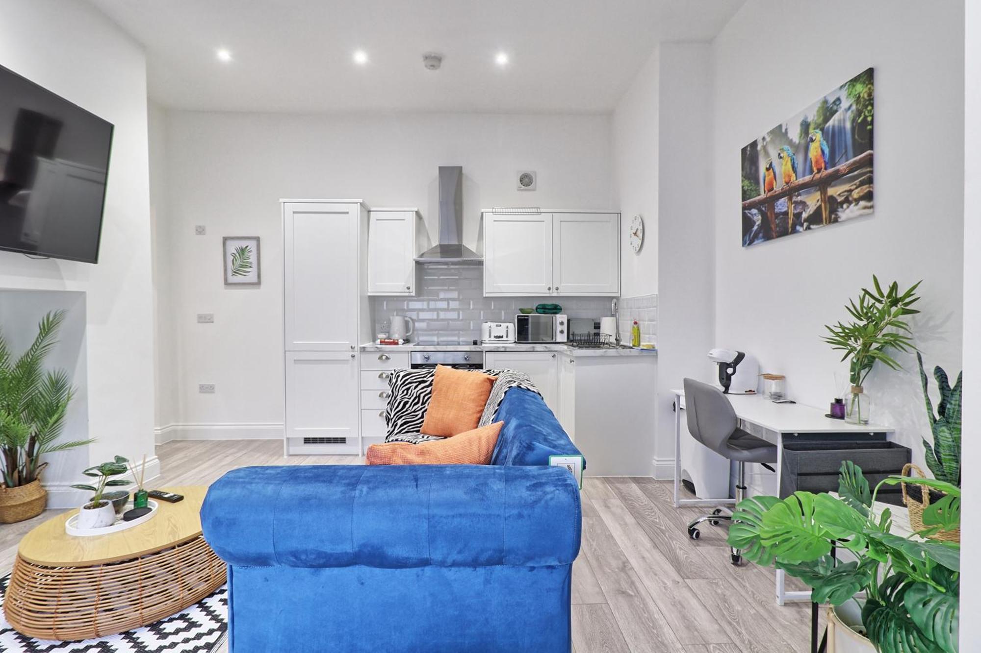 Ground Floor Next To Town Centre * Chelmsford