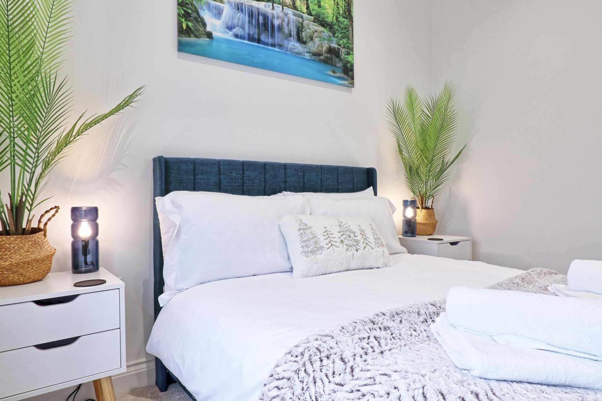 Ground Floor Next To Town Centre * Chelmsford